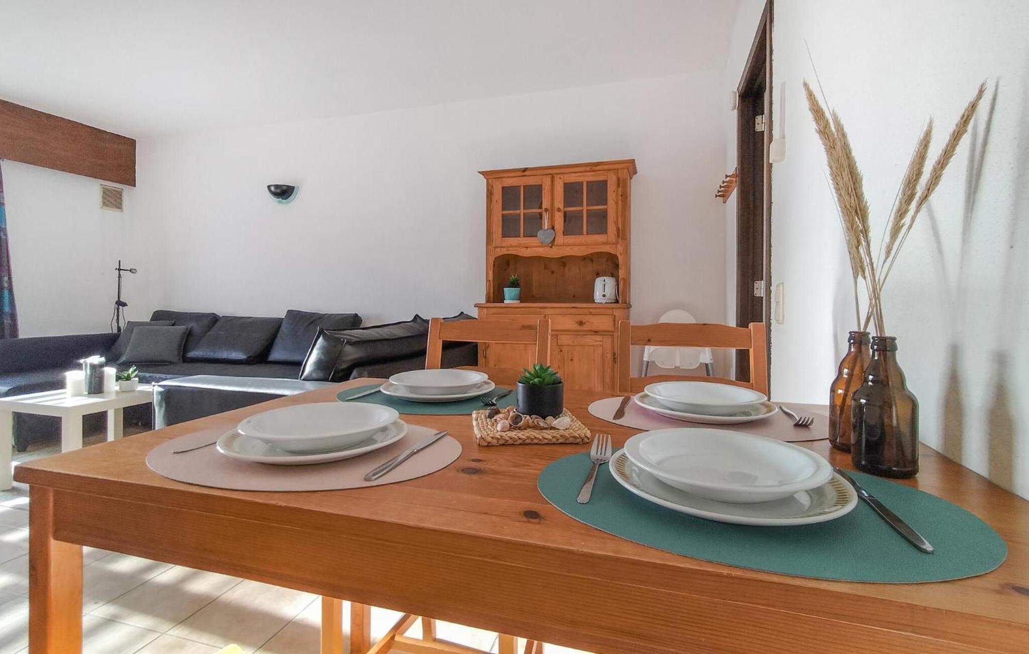 Beautiful Apartment In Bredene With Kitchen Exterior foto